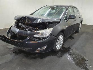 Opel Astra J 1.4 Cosmo picture 3