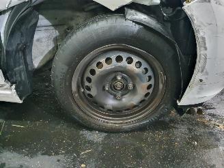 Opel Karl 1.0 EcoFlex 120 Jaar Edition picture 15