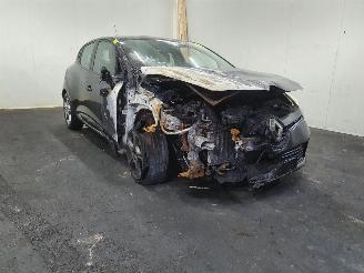 demontáž osobní automobily Renault Clio Mk4 0.9 TCe Dynamique GT Line 2019/6