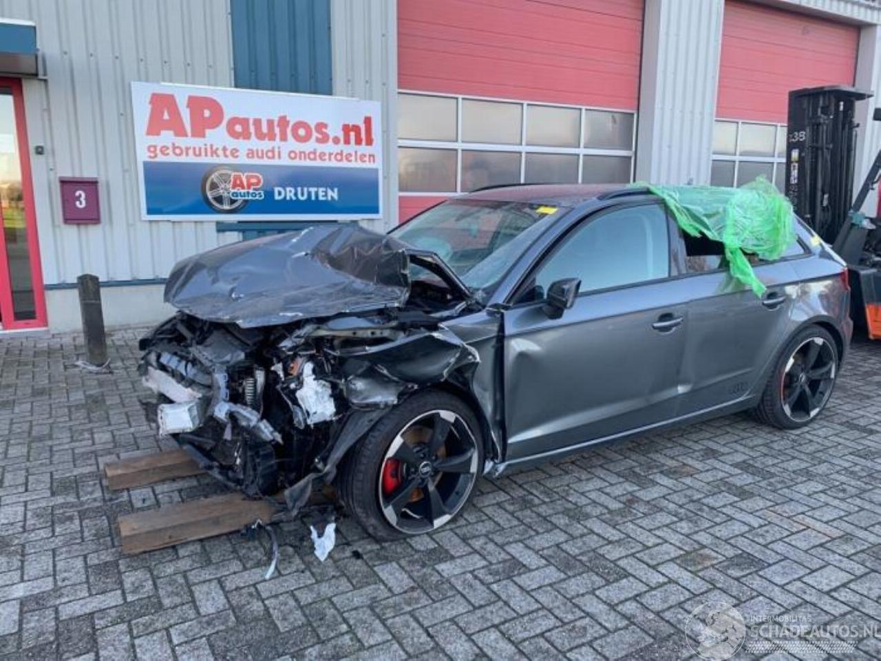 Audi A3 A3 Sportback (8VA/8VF), Hatchback 5-drs, 2012 / 2020 1.8 TFSI 16V Quattro