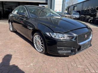 demontáž osobní automobily Jaguar XE XE, Sedan, 2015 2.0d 180 16V 2015
