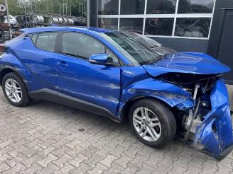 Vrakbiler auto Toyota C-HR C-HR (X1,X5), SUV, 2016 1.8 16V Hybrid 2022