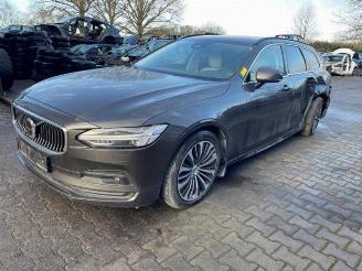 Vrakbiler auto Volvo V-90 V90 II (PW), Combi, 2016 2.0 B4 16V Mild Hybrid 2021