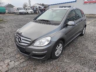 disassembly passenger cars Mercedes B-klasse 160 Grijs 787 Onderdelen 266920 Motor 2009/10