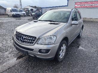 Uttjänta bilar auto Mercedes M-klasse 320 CDI Beige 723 Onderdelen 642940 Motor 2007/9