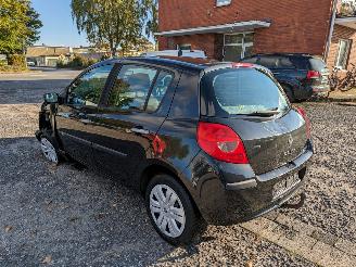 Renault Clio 1.6 Schwarz NV676 picture 7