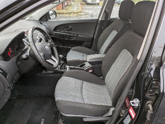 Kia Ceed 1.4 Schwarz picture 10
