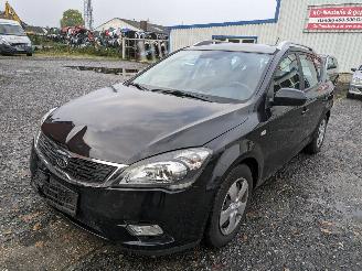 demontáž osobní automobily Kia Ceed 1.4 Schwarz 2011/6