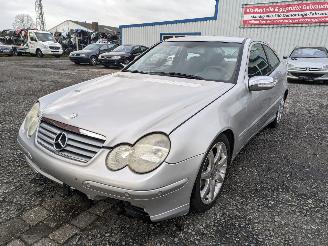 Salvage car Mercedes C-klasse C180 Kompressor 2003/11