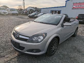 Salvage car Opel Astra Twin Top Cabrio 1.6 2006/7