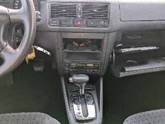 Volkswagen Golf 1.6 picture 12