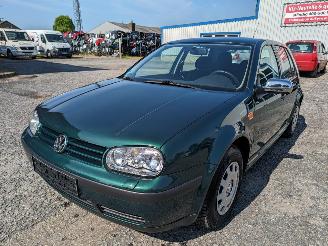 Coche siniestrado Volkswagen Golf 1.6 1998/4