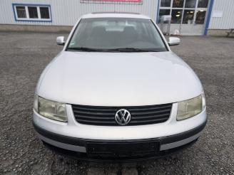 Volkswagen Passat 1.6 picture 2