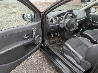 Renault Clio 1.6 picture 9