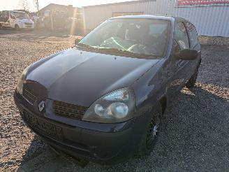 demontáž osobní automobily Renault Clio 1.2 2002/8