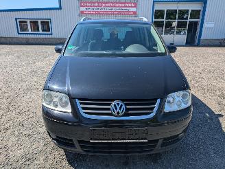 Volkswagen Touran 2.0 picture 2