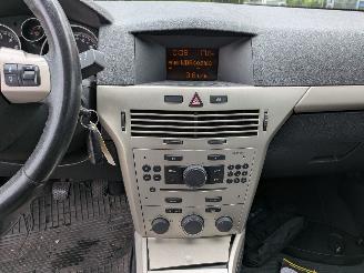 Opel Astra 1.6 picture 12