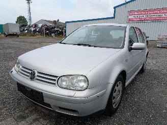 Vrakbiler auto Volkswagen Golf 1.6 1998/1