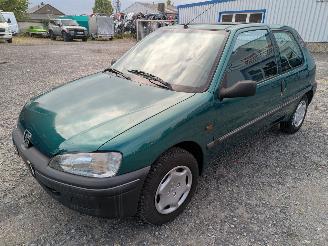 demontáž osobní automobily Peugeot 106  1998/12
