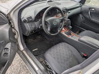 Mercedes C-klasse 203 1.8 Brillantsilber - Metallic 744 picture 9