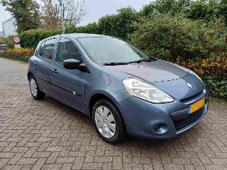Auto incidentate Renault Clio 1.2 TCe Special Line navi & airco 5drs 2010/2