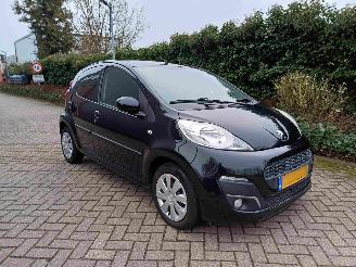 skadebil auto Peugeot 107 1.0 Envy 5drs airco 2012/9
