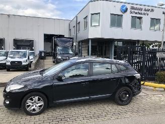 uszkodzony samochody osobowe Renault Mégane Grandtour 15dci 81kW E5 AIRCO NAVI 2012/7