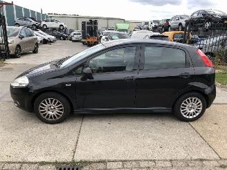 krockskadad bil auto Fiat Punto 13JTD E5 5 drs Airco 2011/3