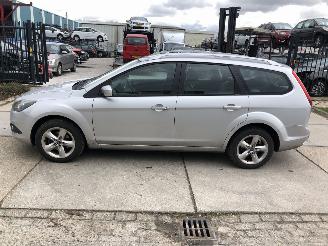 Auto incidentate Ford Focus 16i E5 Combi 2011/8