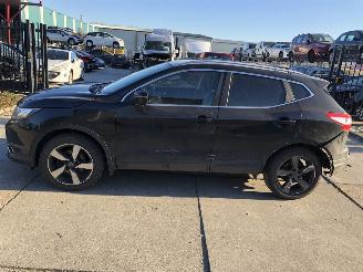 Damaged car Nissan Qashqai 12i 85kW E6 PANO NAVI 2016/3