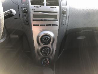 Toyota Yaris 1.0i AIRCO picture 9