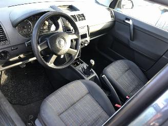 Volkswagen Polo 14i 16v 5 drs AIRCO picture 6