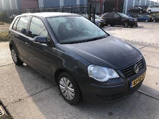 Volkswagen Polo 14i 16v 5 drs AIRCO picture 3