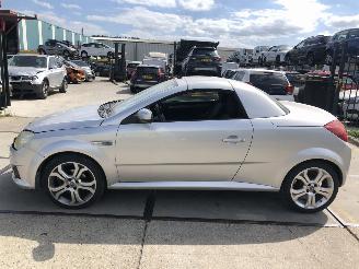 škoda osobní automobily Opel Tigra 14i 16v 88000 km 2009/6