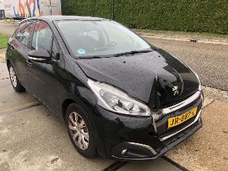 Peugeot 208 1.2i 60kW E6 Airco, Navi picture 3