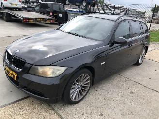 BMW 3-serie 318i Touring picture 2