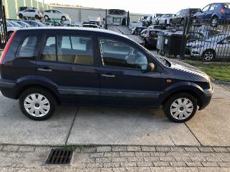 Voiture accidenté Ford Fusion 14i 16v 59kW 2009/10