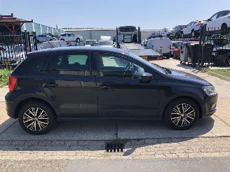 damaged passenger cars Volkswagen Polo 12tsi 66kW E6 5 drs 2016/8