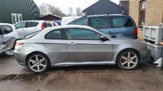 demontáž osobní automobily Alfa Romeo GT 2.0 2004/10