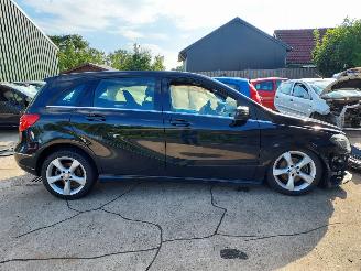 demontáž osobní automobily Mercedes B-klasse 180 prestige.com 2014/9