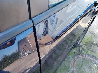 Peugeot 208  picture 9