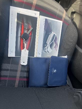 Peugeot 108  picture 34