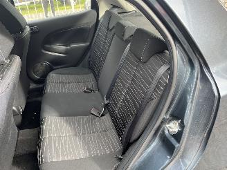 Mazda 2  picture 12