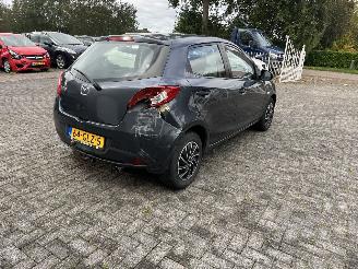 Mazda 2  picture 5