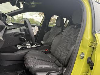 Peugeot 208 1.2 Puretech 100 GT picture 8