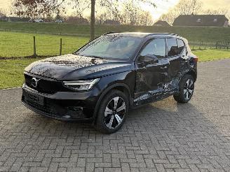 Unfallwagen Volvo XC40 70 kWh Recharge Ultimate / Pano / Leer 2023/3