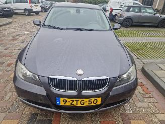 uszkodzony samochody osobowe BMW 3-serie 320I 2005/3
