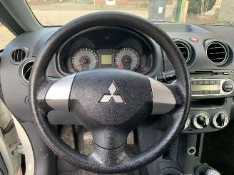 Mitsubishi Colt  picture 12