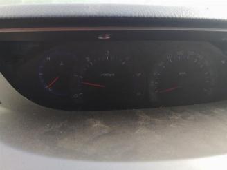 Ssang yong Rodius Rodius, MPV, 2005 2.0 e-200 Xdi 16V 4WD picture 11