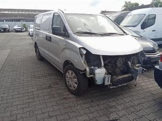 demontáž osobní automobily Hyundai H-300 H-300, Van, 2008 2.5 CRDi 2010/9
